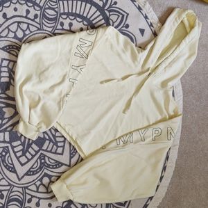 Cropped hoodie athleisure